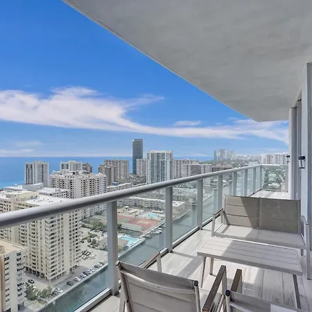 Lower Penthouse 3Bd 3Ba - Beach Pool Gym